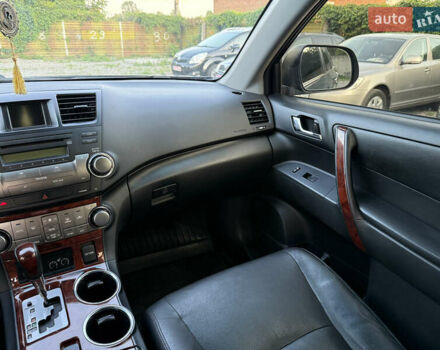 Синій Тойота Хайлендер, об'ємом двигуна 3.5 л та пробігом 173 тис. км за 15700 $, фото 8 на Automoto.ua