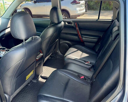 Синій Тойота Хайлендер, об'ємом двигуна 3.46 л та пробігом 221 тис. км за 19000 $, фото 3 на Automoto.ua