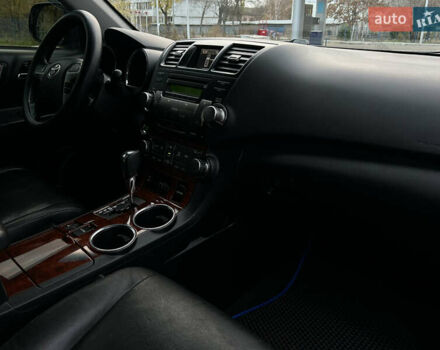 Синій Тойота Хайлендер, об'ємом двигуна 3.5 л та пробігом 238 тис. км за 18999 $, фото 21 на Automoto.ua
