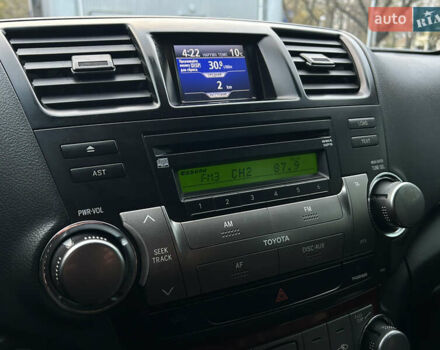 Синій Тойота Хайлендер, об'ємом двигуна 3.5 л та пробігом 238 тис. км за 18999 $, фото 12 на Automoto.ua