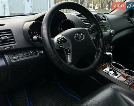 Синій Тойота Хайлендер, об'ємом двигуна 3.5 л та пробігом 238 тис. км за 18999 $, фото 10 на Automoto.ua