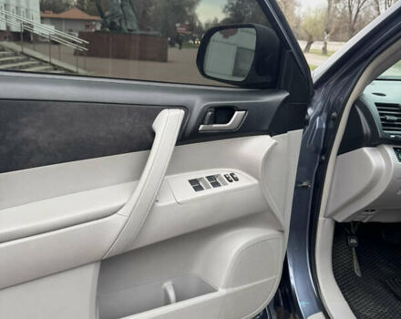 Синій Тойота Хайлендер, об'ємом двигуна 3.46 л та пробігом 258 тис. км за 16999 $, фото 13 на Automoto.ua