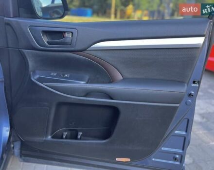 Синий Тойота Хайлендер, объемом двигателя 3.55 л и пробегом 127 тыс. км за 20700 $, фото 36 на Automoto.ua