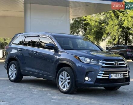 Синий Тойота Хайлендер, объемом двигателя 3.55 л и пробегом 127 тыс. км за 20700 $, фото 2 на Automoto.ua