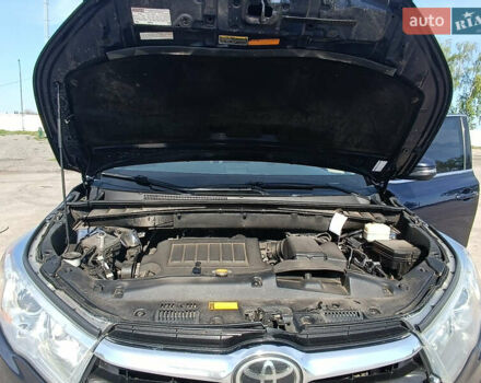 Синій Тойота Хайлендер, об'ємом двигуна 3.46 л та пробігом 235 тис. км за 23500 $, фото 28 на Automoto.ua