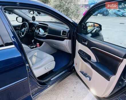 Тойота Хайлендер 2016 в Киеве на Automoto.ua Синий Тойота Хайлендер, объемом двигателя 3.55 л и пробегом 187 тыс. км за 24000 $, фото 4 на Automoto.ua