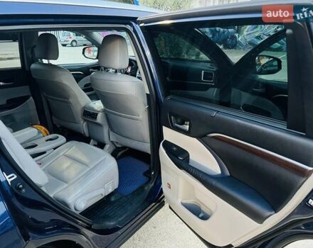Тойота Хайлендер 2016 в Киеве на Automoto.ua Синий Тойота Хайлендер, объемом двигателя 3.55 л и пробегом 187 тыс. км за 24000 $, фото 3 на Automoto.ua