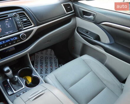 Синий Тойота Хайлендер, объемом двигателя 3.5 л и пробегом 101 тыс. км за 29900 $, фото 38 на Automoto.ua