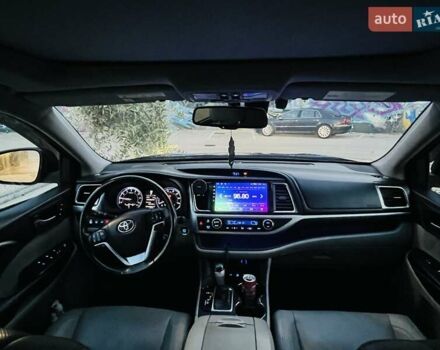 Тойота Хайлендер 2016 в Киеве на Automoto.ua Синий Тойота Хайлендер, объемом двигателя 3.55 л и пробегом 187 тыс. км за 24000 $, фото 2 на Automoto.ua