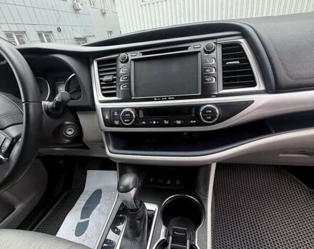 Тойота Хайлендер 2017 в Киеве на Automoto.ua Синий Тойота Хайлендер, объемом двигателя 3.5 л и пробегом 110 тыс. км за 24600 $, фото 6 на Automoto.ua