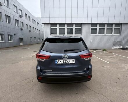 Тойота Хайлендер 2017 в Киеве на Automoto.ua Синий Тойота Хайлендер, объемом двигателя 3.5 л и пробегом 110 тыс. км за 24600 $, фото 3 на Automoto.ua