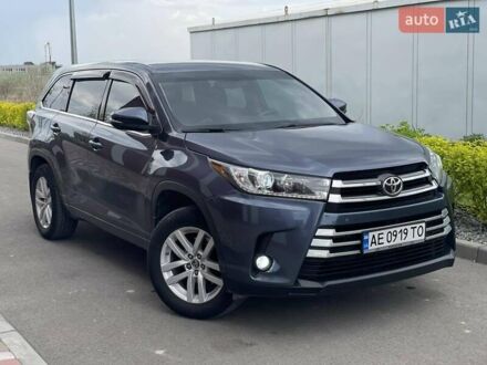 Тойота Хайлендер 2015 у Дніпро (Дніпропетровську) на Automoto.ua Синій Тойота Хайлендер, об'ємом двигуна 3.46 л та пробігом 125 тис. км за 18700 $, фото 1 на Automoto.ua