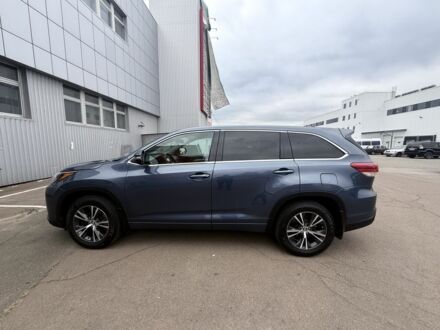 Тойота Хайлендер 2017 в Киеве на Automoto.ua Синий Тойота Хайлендер, объемом двигателя 3.5 л и пробегом 110 тыс. км за 24600 $, фото 1 на Automoto.ua