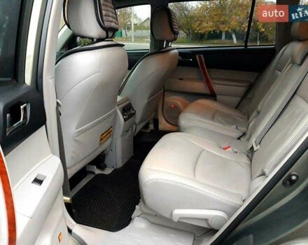 Зеленый Тойота Хайлендер, объемом двигателя 3.5 л и пробегом 215 тыс. км за 13100 $, фото 6 на Automoto.ua