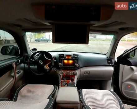 Зеленый Тойота Хайлендер, объемом двигателя 3.5 л и пробегом 215 тыс. км за 13100 $, фото 5 на Automoto.ua