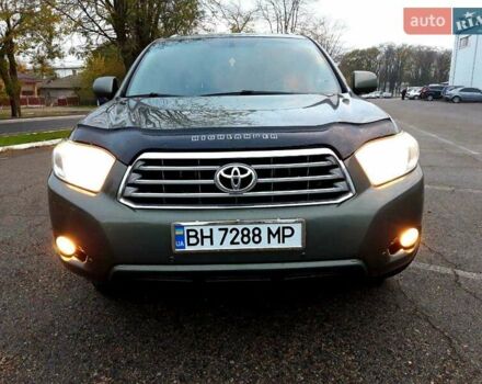 Зеленый Тойота Хайлендер, объемом двигателя 3.5 л и пробегом 215 тыс. км за 13100 $, фото 2 на Automoto.ua