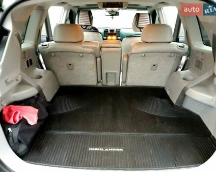 Зеленый Тойота Хайлендер, объемом двигателя 3.5 л и пробегом 215 тыс. км за 13100 $, фото 7 на Automoto.ua