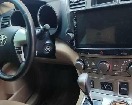 Зелений Тойота Хайлендер, об'ємом двигуна 3.46 л та пробігом 139 тис. км за 18600 $, фото 9 на Automoto.ua