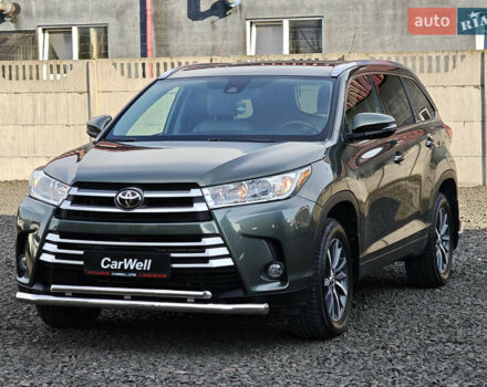 Зеленый Тойота Хайлендер, объемом двигателя 3.5 л и пробегом 123 тыс. км за 27999 $, фото 3 на Automoto.ua