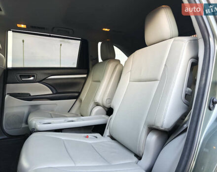 Зеленый Тойота Хайлендер, объемом двигателя 3.5 л и пробегом 123 тыс. км за 27999 $, фото 52 на Automoto.ua