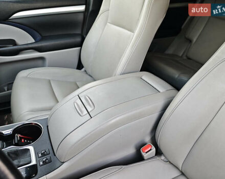 Зеленый Тойота Хайлендер, объемом двигателя 3.5 л и пробегом 123 тыс. км за 27999 $, фото 26 на Automoto.ua