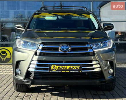 Зеленый Тойота Хайлендер, объемом двигателя 3.46 л и пробегом 46 тыс. км за 37000 $, фото 1 на Automoto.ua