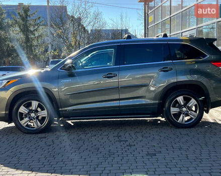 Зеленый Тойота Хайлендер, объемом двигателя 3.46 л и пробегом 46 тыс. км за 37000 $, фото 3 на Automoto.ua