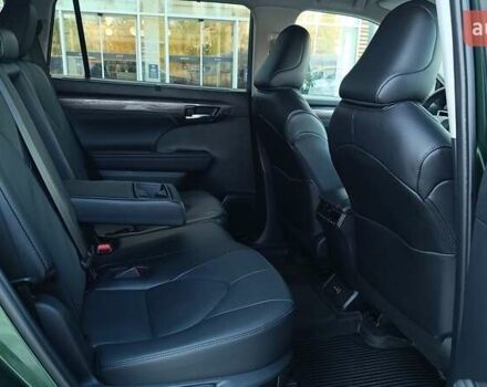 Зеленый Тойота Хайлендер, объемом двигателя 2.49 л и пробегом 4 тыс. км за 61192 $, фото 6 на Automoto.ua