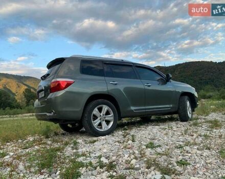 Зеленый Тойота Хайлендер, объемом двигателя 3.5 л и пробегом 215 тыс. км за 13100 $, фото 1 на Automoto.ua