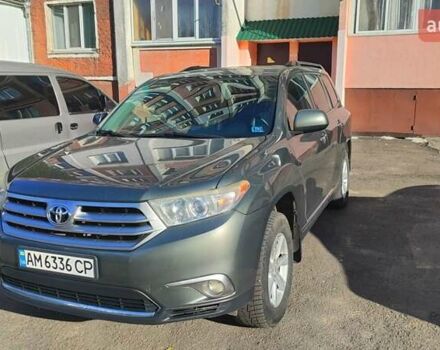 Зеленый Тойота Хайлендер, объемом двигателя 3.46 л и пробегом 275 тыс. км за 15200 $, фото 1 на Automoto.ua