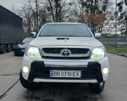 Білий Тойота Хайлюкс, об'ємом двигуна 2.5 л та пробігом 231 тис. км за 17500 $, фото 5 на Automoto.ua
