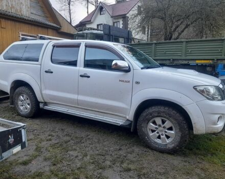 Белый Тойота Хайлюкс, объемом двигателя 2.5 л и пробегом 231 тыс. км за 16700 $, фото 2 на Automoto.ua