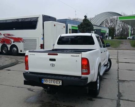 Білий Тойота Хайлюкс, об'ємом двигуна 2.5 л та пробігом 231 тис. км за 17500 $, фото 10 на Automoto.ua