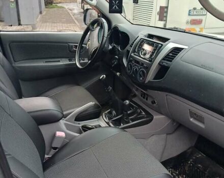 Білий Тойота Хайлюкс, об'ємом двигуна 2.5 л та пробігом 231 тис. км за 17500 $, фото 20 на Automoto.ua