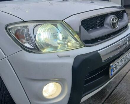 Білий Тойота Хайлюкс, об'ємом двигуна 2.5 л та пробігом 231 тис. км за 17500 $, фото 8 на Automoto.ua