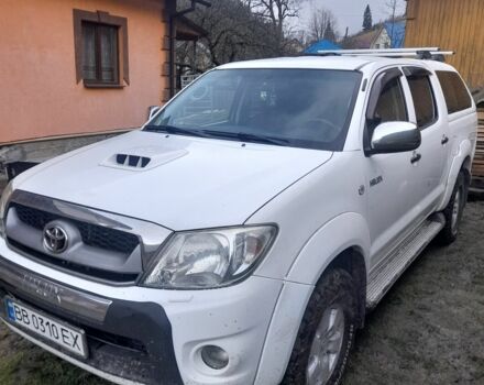 Белый Тойота Хайлюкс, объемом двигателя 2.5 л и пробегом 231 тыс. км за 16700 $, фото 1 на Automoto.ua