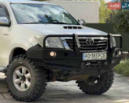 Белый Тойота Хайлюкс, объемом двигателя 2.49 л и пробегом 370 тыс. км за 17000 $, фото 15 на Automoto.ua