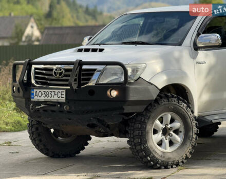 Белый Тойота Хайлюкс, объемом двигателя 2.49 л и пробегом 370 тыс. км за 17000 $, фото 20 на Automoto.ua