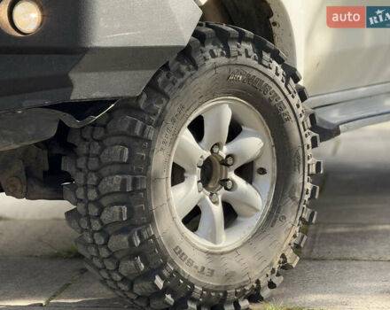 Белый Тойота Хайлюкс, объемом двигателя 2.49 л и пробегом 370 тыс. км за 17000 $, фото 41 на Automoto.ua