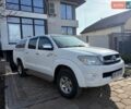 Белый Тойота Хайлюкс, объемом двигателя 2.69 л и пробегом 230 тыс. км за 14500 $, фото 1 на Automoto.ua