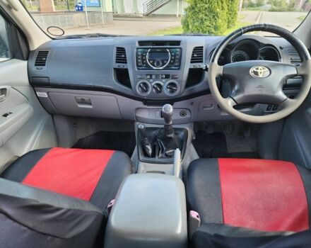 Белый Тойота Хайлюкс, объемом двигателя 2.5 л и пробегом 166 тыс. км за 8100 $, фото 17 на Automoto.ua