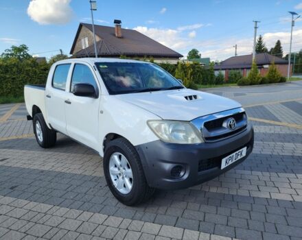 Белый Тойота Хайлюкс, объемом двигателя 2.5 л и пробегом 166 тыс. км за 8100 $, фото 1 на Automoto.ua