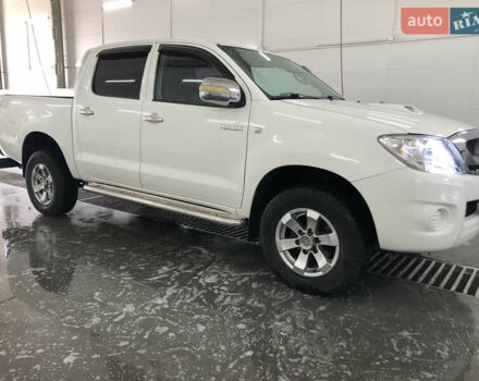 Белый Тойота Хайлюкс, объемом двигателя 2.5 л и пробегом 310 тыс. км за 18900 $, фото 25 на Automoto.ua
