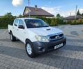 Белый Тойота Хайлюкс, объемом двигателя 2.5 л и пробегом 166 тыс. км за 7993 $, фото 1 на Automoto.ua