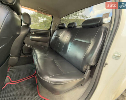 Белый Тойота Хайлюкс, объемом двигателя 2.49 л и пробегом 370 тыс. км за 17000 $, фото 32 на Automoto.ua