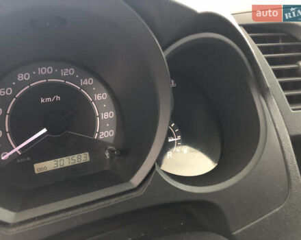 Белый Тойота Хайлюкс, объемом двигателя 2.5 л и пробегом 310 тыс. км за 18900 $, фото 17 на Automoto.ua