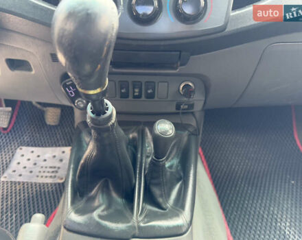 Белый Тойота Хайлюкс, объемом двигателя 2.49 л и пробегом 370 тыс. км за 17000 $, фото 30 на Automoto.ua