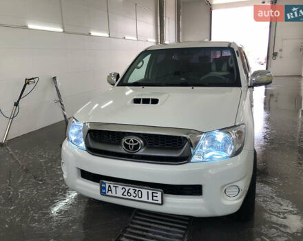Белый Тойота Хайлюкс, объемом двигателя 2.5 л и пробегом 310 тыс. км за 18900 $, фото 22 на Automoto.ua