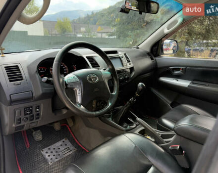 Белый Тойота Хайлюкс, объемом двигателя 2.49 л и пробегом 370 тыс. км за 17000 $, фото 27 на Automoto.ua
