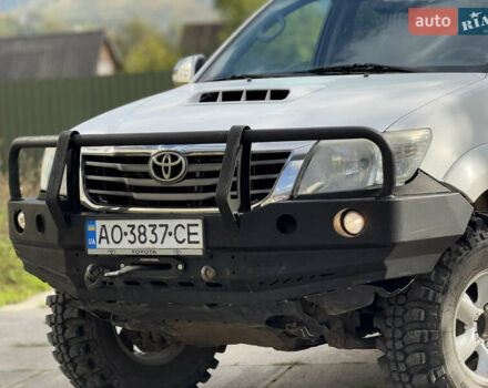 Белый Тойота Хайлюкс, объемом двигателя 2.49 л и пробегом 370 тыс. км за 17000 $, фото 18 на Automoto.ua